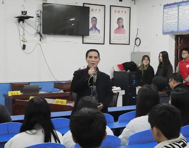 让法治精神的种子在同学们心中生根发芽彰显了新年代青少年 让法治精神的种子在同学们心中生根发芽彰显了新年代青少年